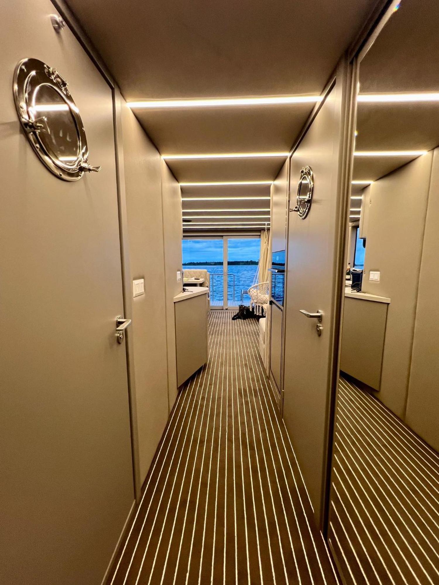 Nena Hausboot Hotel เบอร์ลิน ภายนอก รูปภาพ