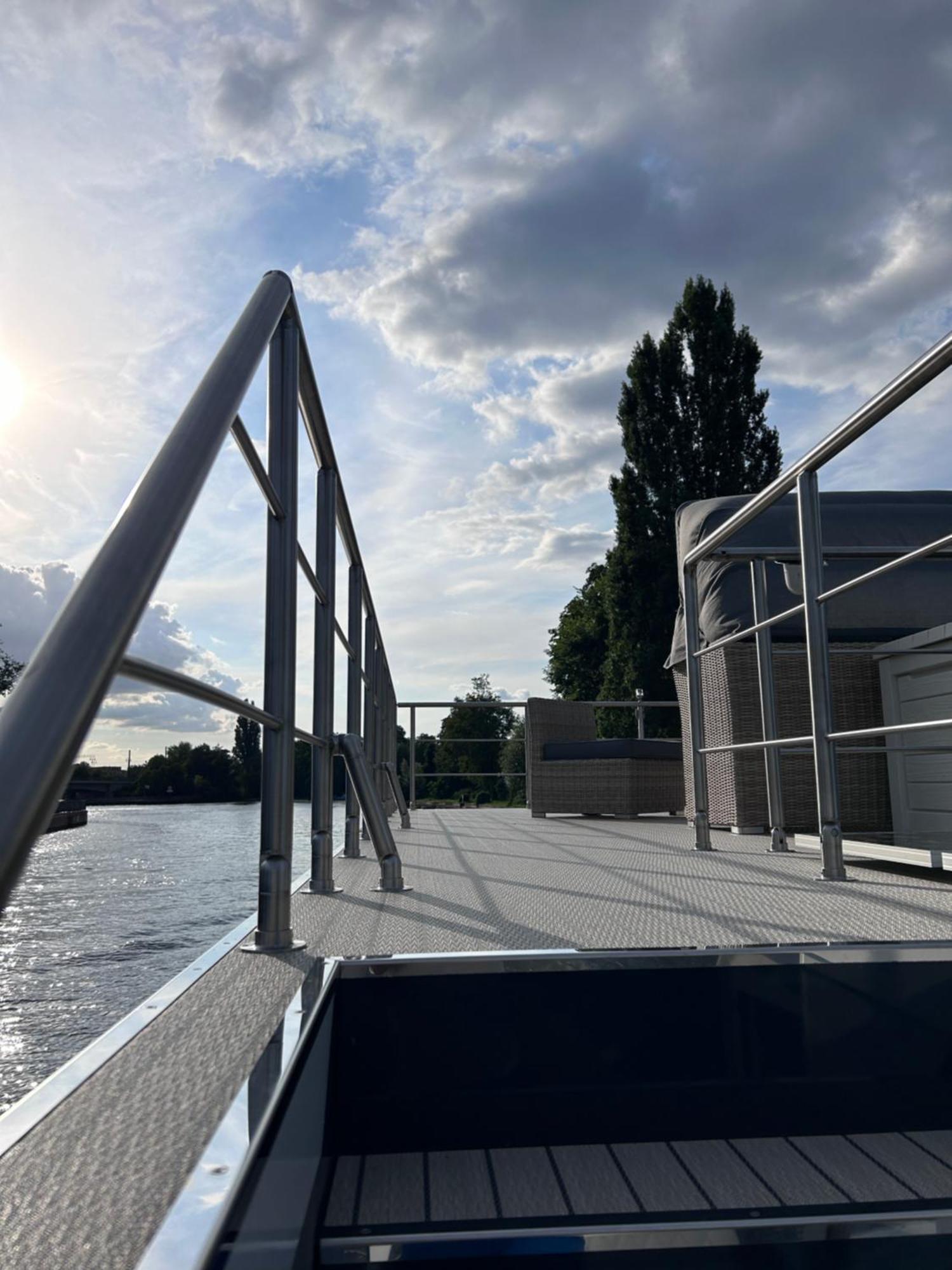 Nena Hausboot Hotel เบอร์ลิน ภายนอก รูปภาพ