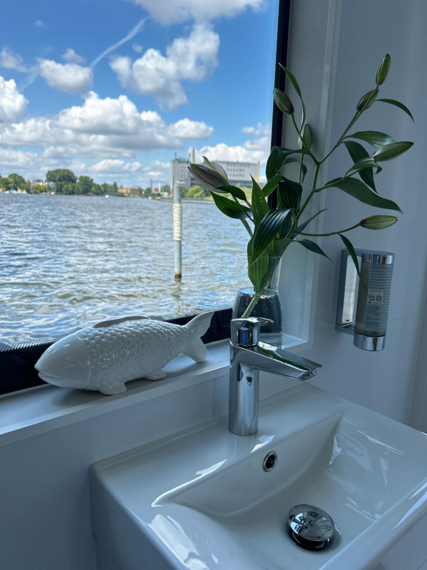 Nena Hausboot Hotel เบอร์ลิน ภายนอก รูปภาพ