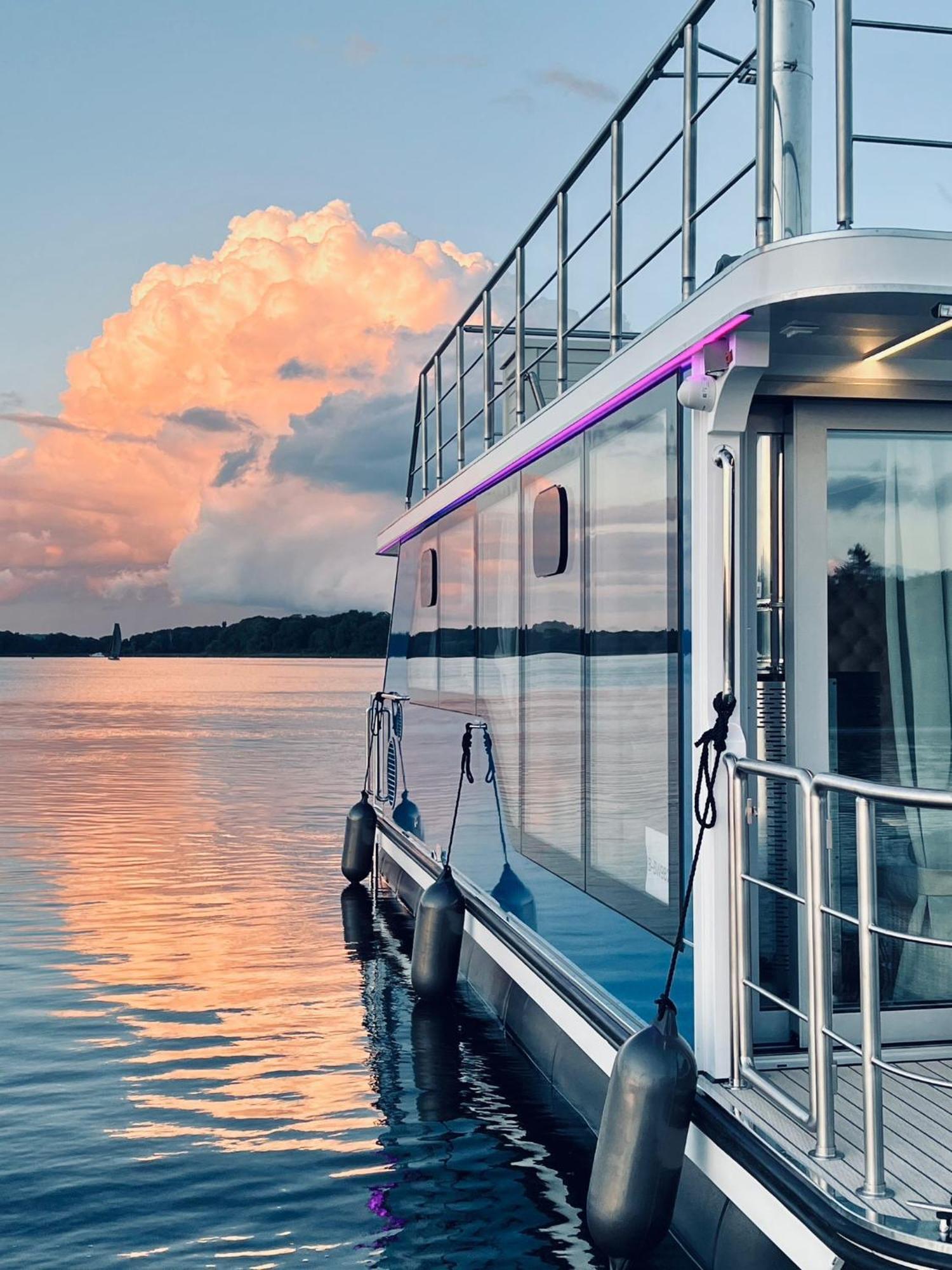 Nena Hausboot Hotel เบอร์ลิน ภายนอก รูปภาพ